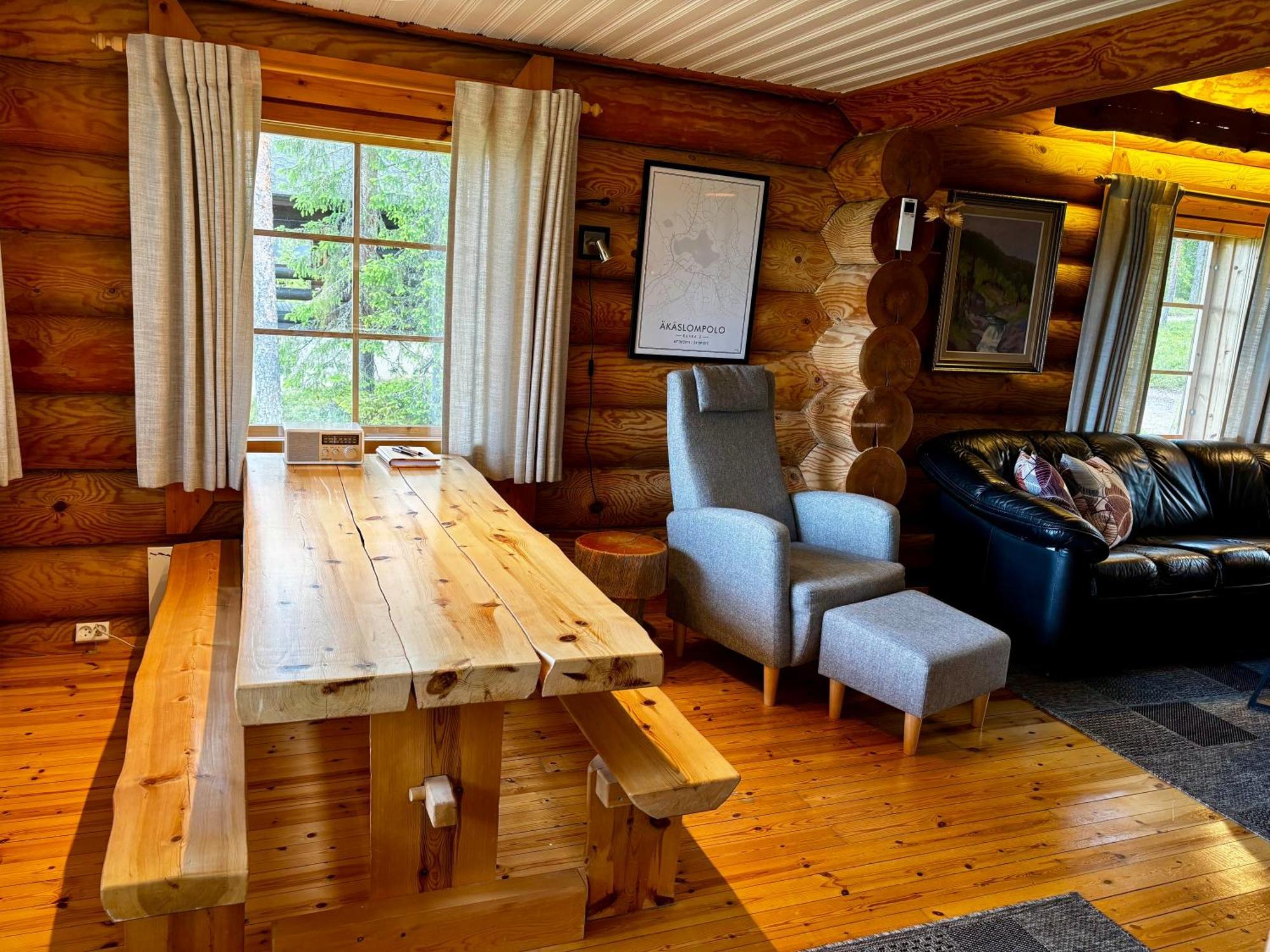 Chalet Ruska 2, Yllaes, Aekaeslompolo, Lapland - Log With And Fell Scenery *